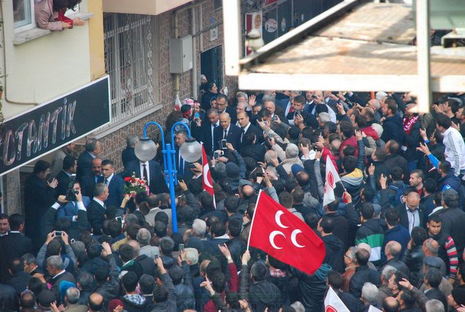 MHP LİDERi DEVLET BAHÇELİ AKHİSARLILAR İLE BULUŞTU